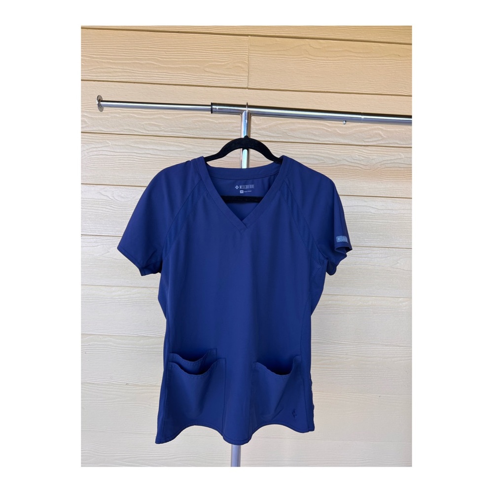 MEDCOUTURE Scrub Top